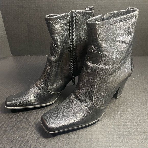 Bandolino Black Ankle Boots 5.5M 3” Heel PRICE VERY FIRM!!! - Picture 2 of 11
